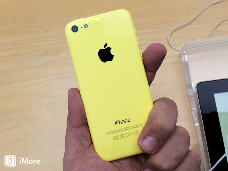iphone_5c_yellow_apple_store_hero.jpg