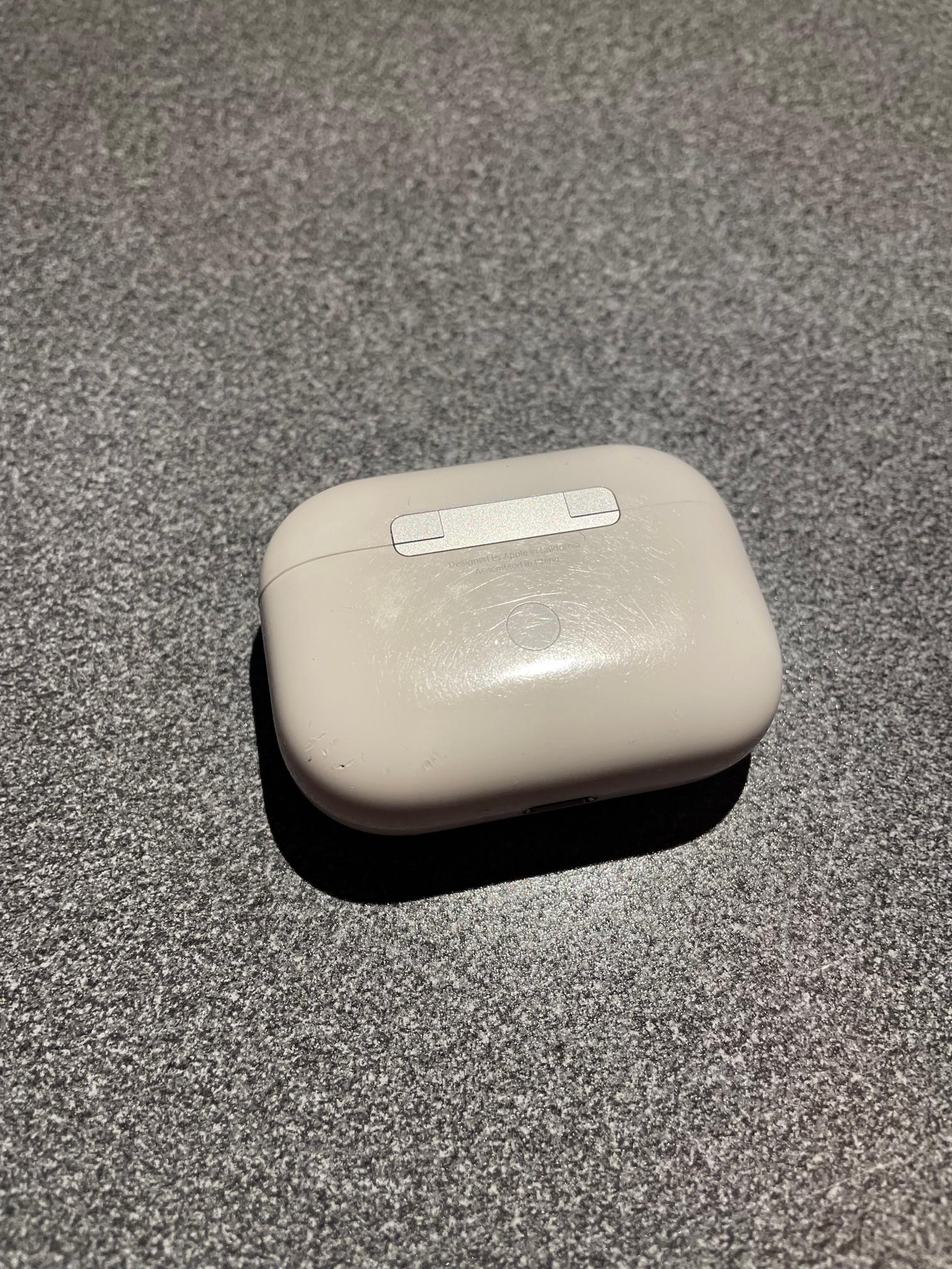 AirPod Pro 2 caseless