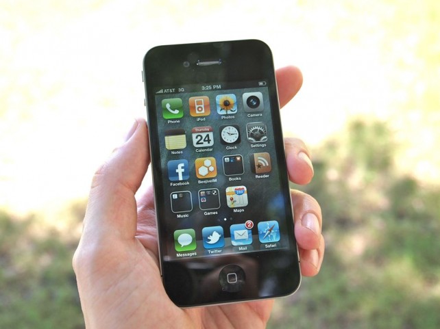 iPhone-4-hand-642x481.jpg