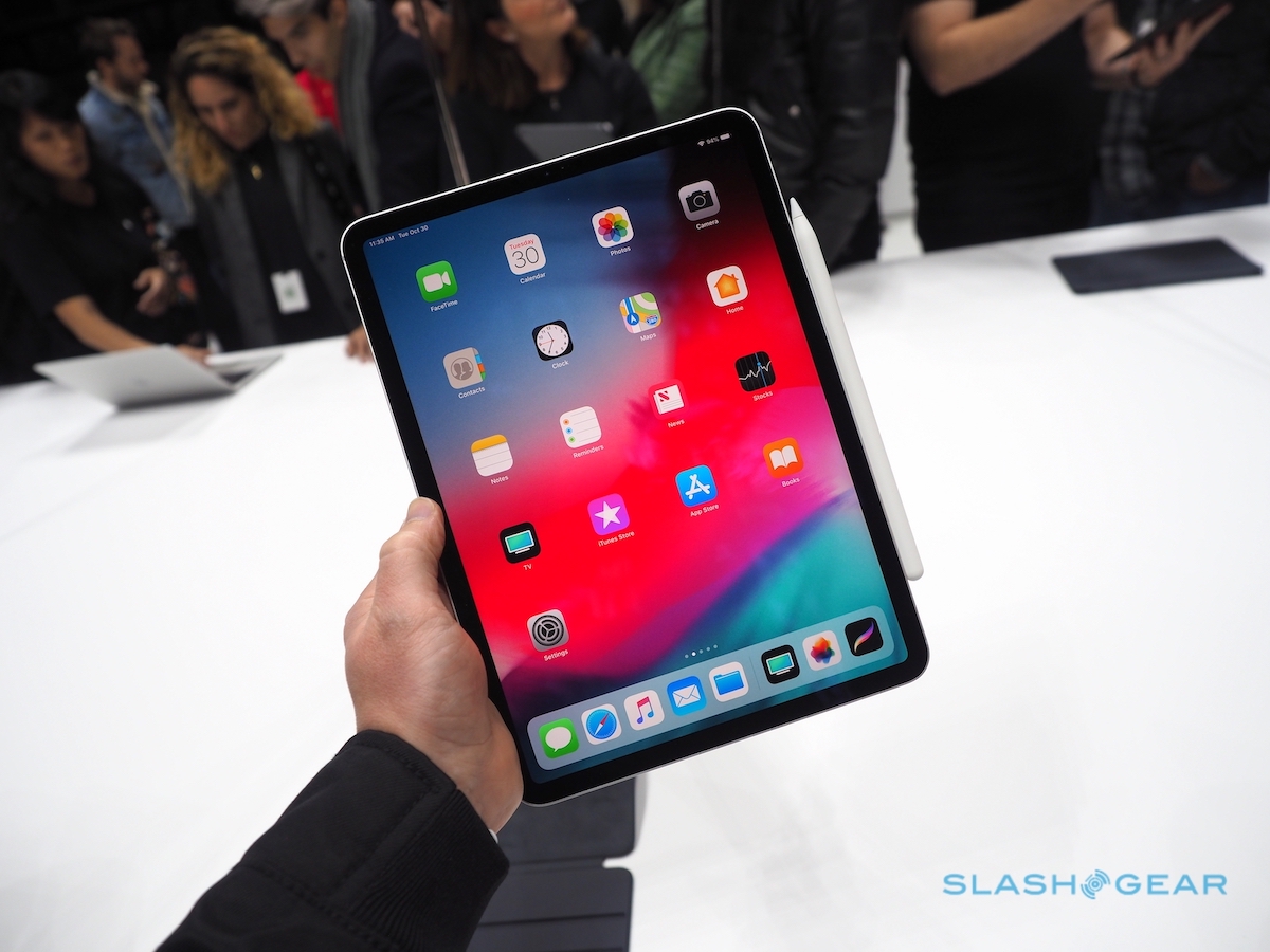 ipad-pro-in-hand-slashgear.jpg
