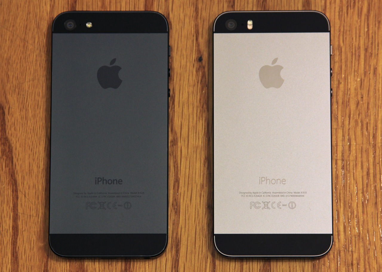 Iphone 5 год. Iphone 5s. Айфон 5 черный. Айфон 5s 2013. Айфон 5 и айфон 5s.