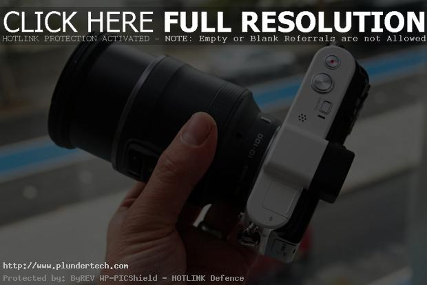 Nikon-1-Two-New-Mirror-Less-Cameras-4.jpg