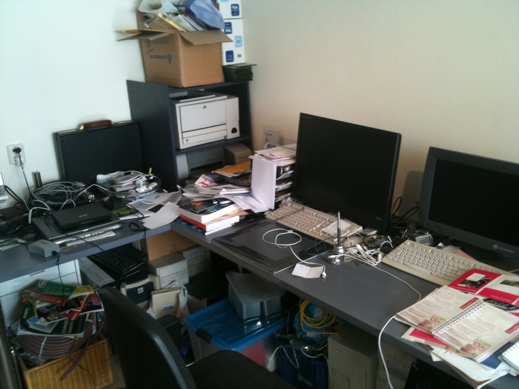 desk_1.jpg
