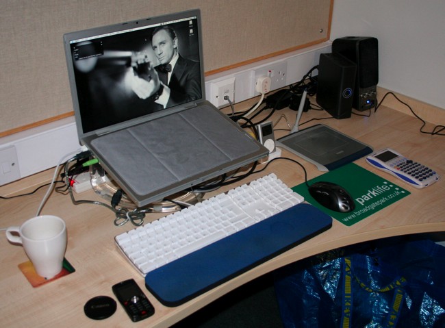desk.jpg