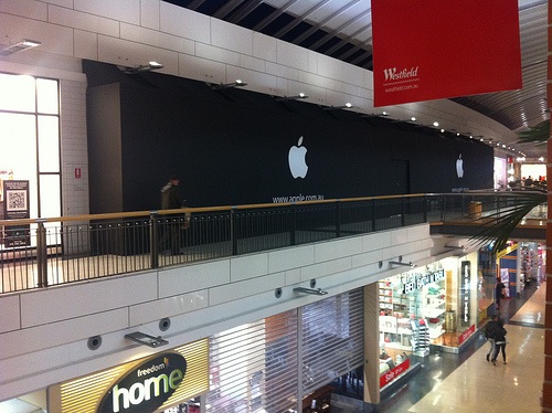 apple_store_penrith.jpg