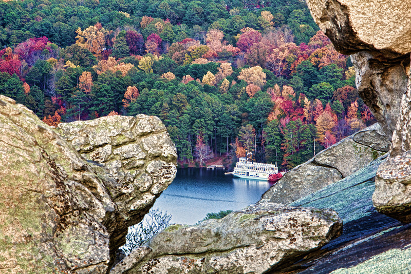 Riverboat-in-Autumn-L.jpg