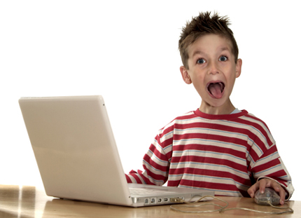 et_computer_kid_happy_surprised2.jpg