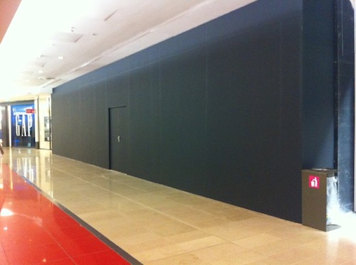 apple_store_quatre_temps_barrier.jpg
