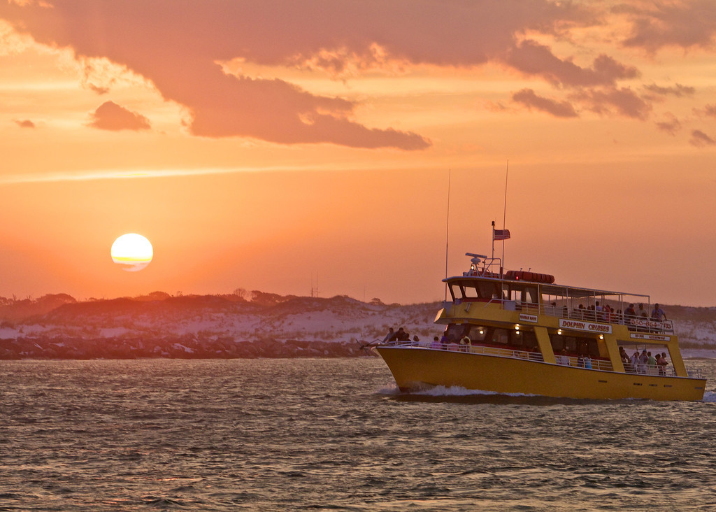 Sunset-and-Dolphin-Boat-XL.jpg