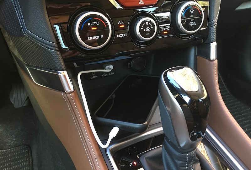subaru_forester_tray_usb.jpg