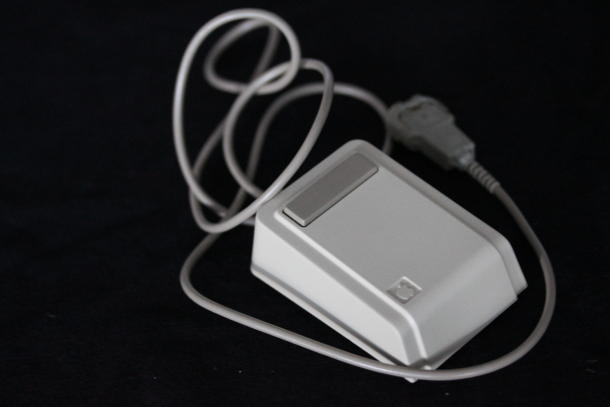 The_Steve-Jobs-Lisa-mouse.jpg