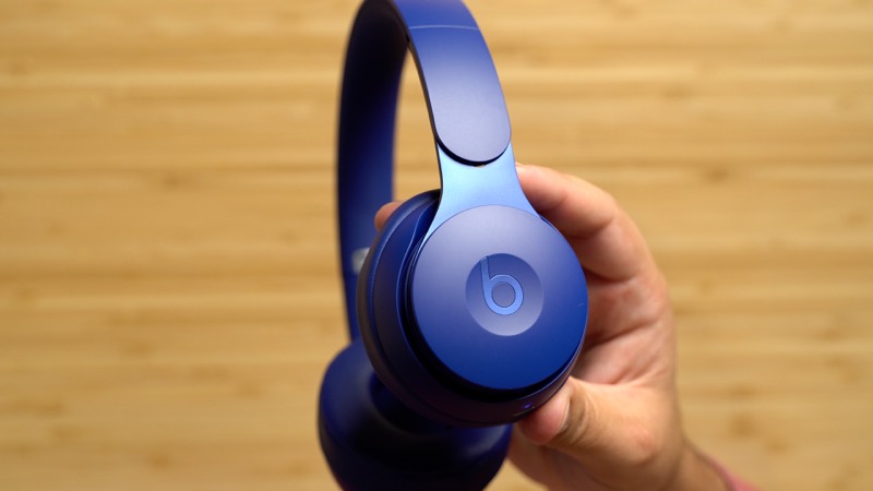 beats_solo_pro_hands_on_1.jpg