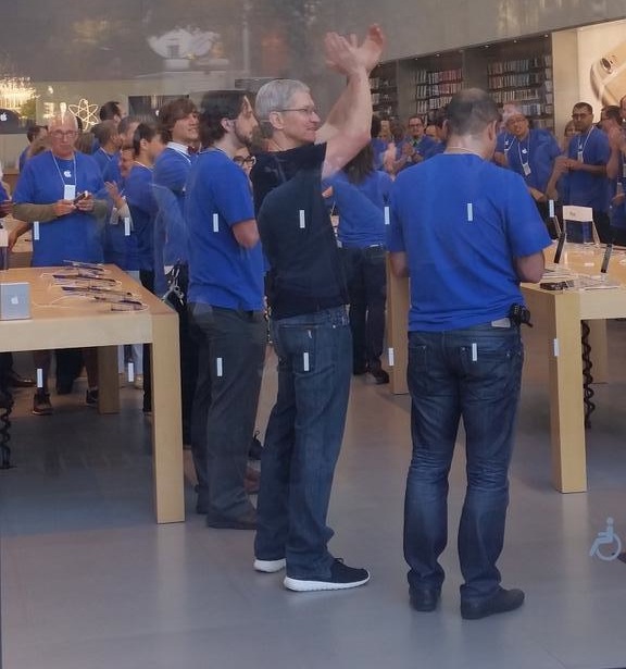 cook_iphone_6_palo_alto.jpg