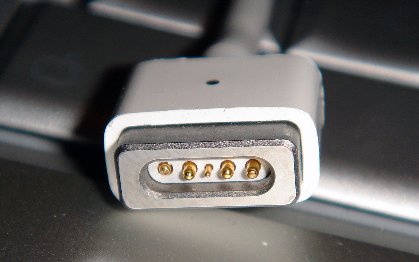 magsafe_pushed_pin.jpg