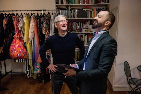 Tim-Cook-France.jpg
