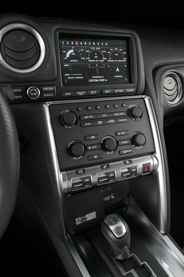 iPhoneGT-R-3.jpg