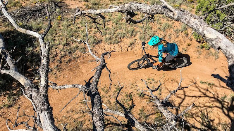 mountain_biker_iphone_7-h-800x450.jpg