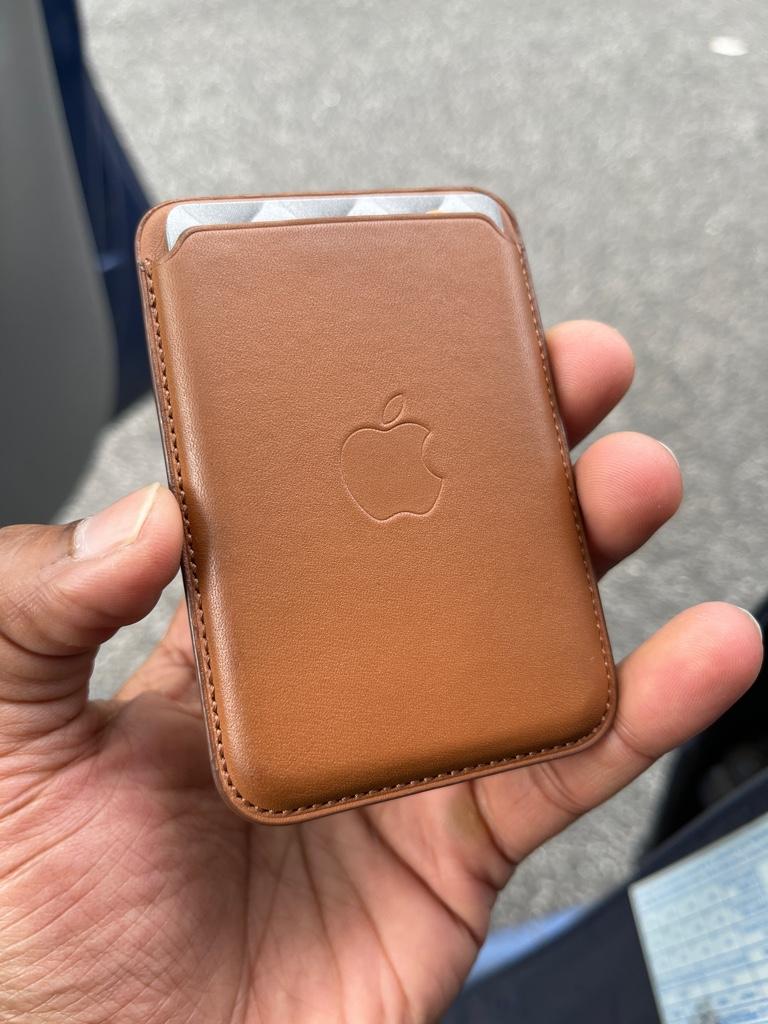 Apple iPhone Leather Wallet with MagSafe (2021) Midnight Brown