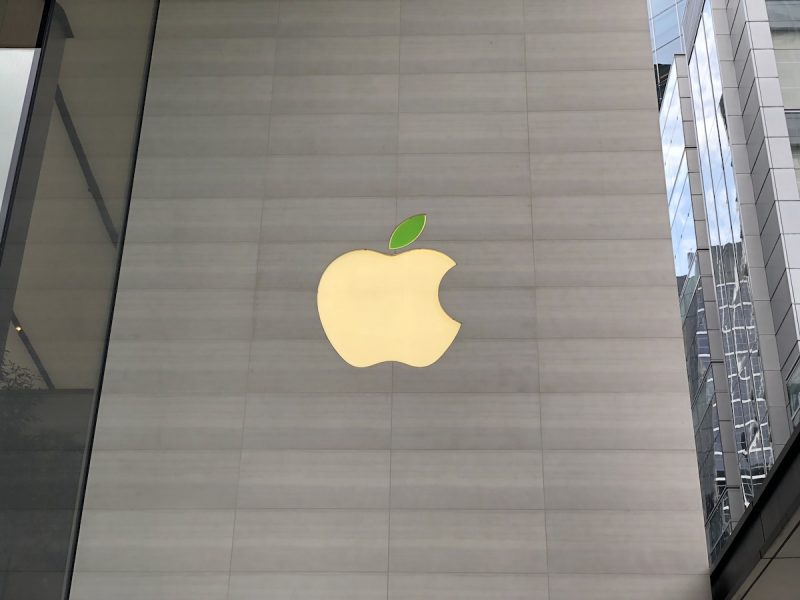 apple-logo-earth-day-singapore-800x600.jpeg