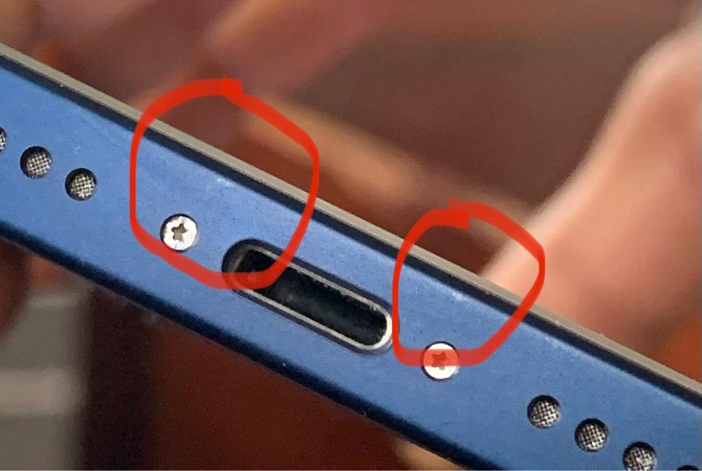Blue Iphone 12 Scratches Around Lightning Port To Be Expected Macrumors Forums