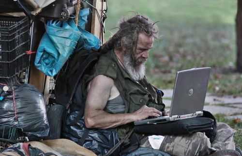 500x_computer-homeless.jpg