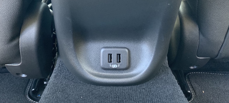 buick_regal_rear_usb.jpg