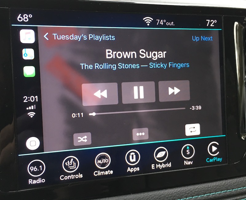 pacifica_carplay_now_playing.jpg