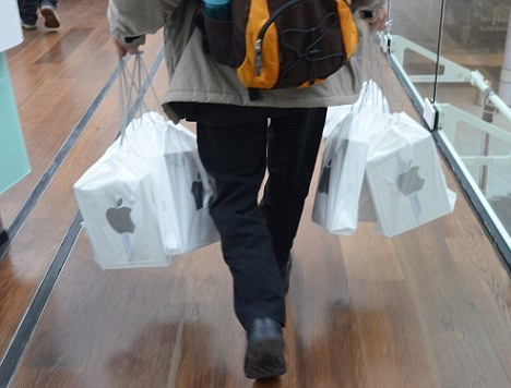 appleshoppingbag.jpg