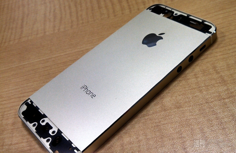 gold_iphone2.jpg
