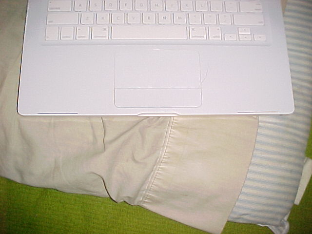 macbook1.jpg