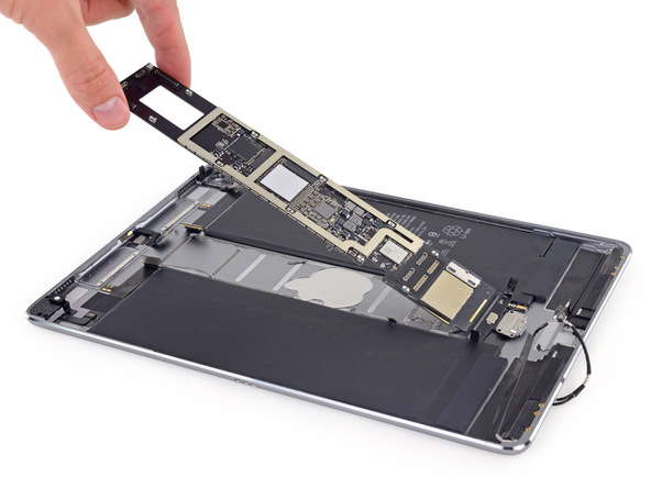 iFixit-10-5-inch-ipad-pro-teardown-logic-board.jpg