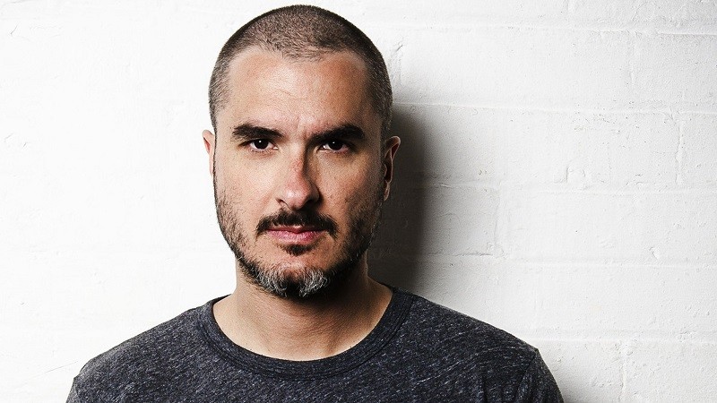 zane_lowe_press1-800x450.jpg