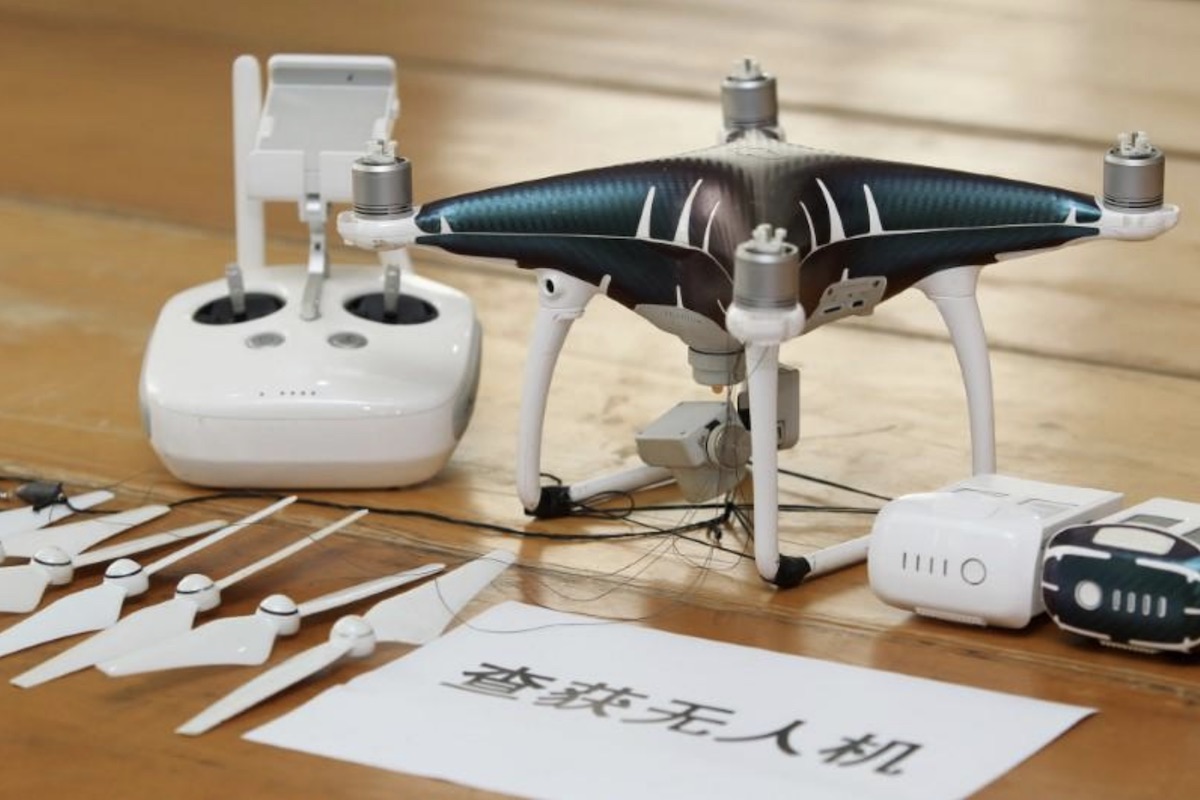 reuters-iphone-drone-smuggling.jpg