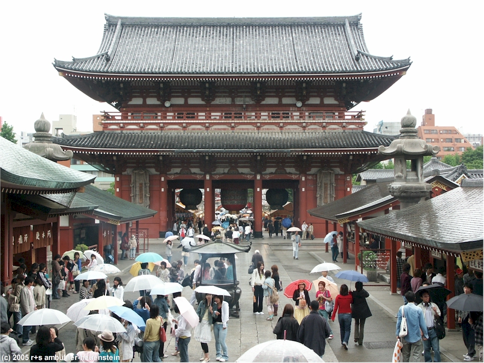 2005-05-06_60_tokyo-asakusa-sensoji.jpg