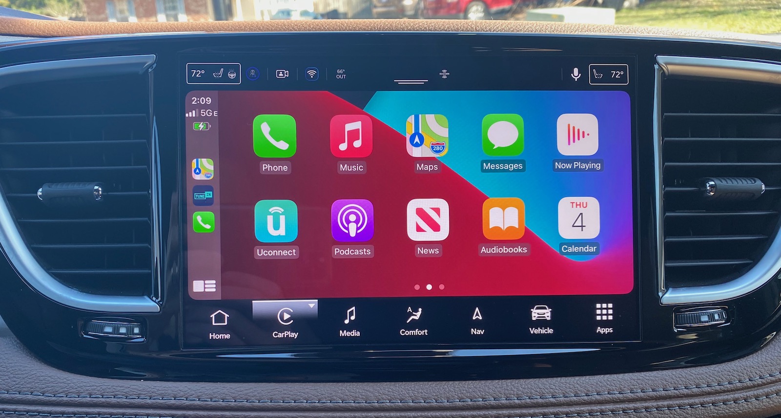 Review 2021 Chrysler Pacifica Shows Off Uconnect 5 With Wireless