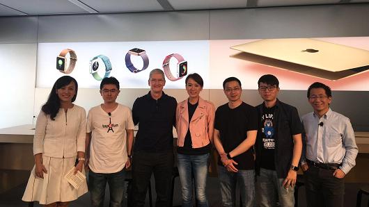 Tim-Cook-Beijing-Visit.jpeg