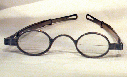 chsi_bf_bifocals.jpg