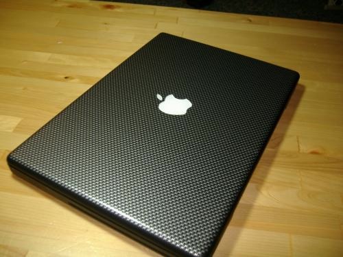 carbon_fiber_macbook_pro_decal.jpg