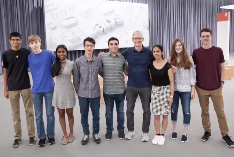 tim-cook-tweet-wwdc-scholarships.jpg