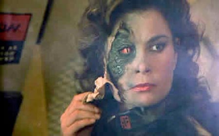 v-lizard-alien-lady.jpg