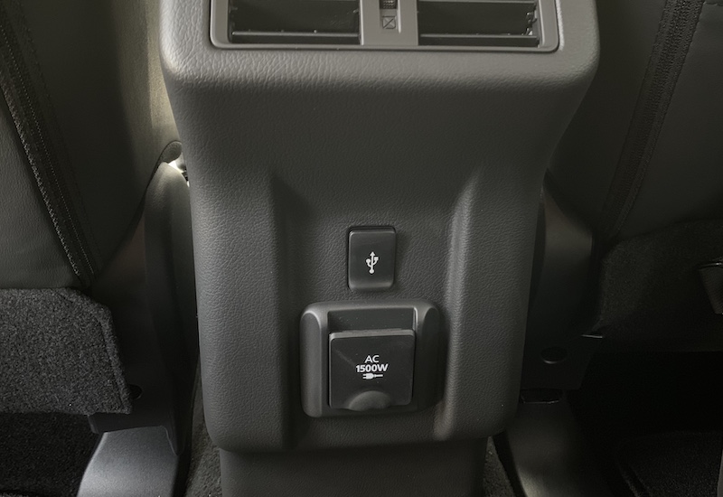 outlander_rear_ports.jpg
