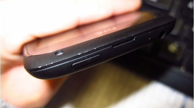 Black-HTC-One-S-chipped-coating-660x369.jpg
