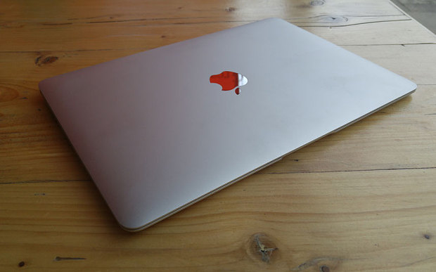 macback_3306375b.jpg