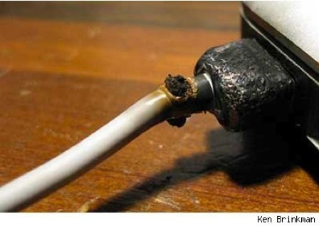 090520-macbookfire-01.jpg