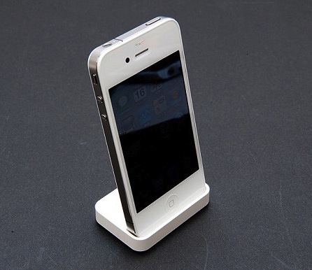 132255-white_iphone_4_dock.jpg
