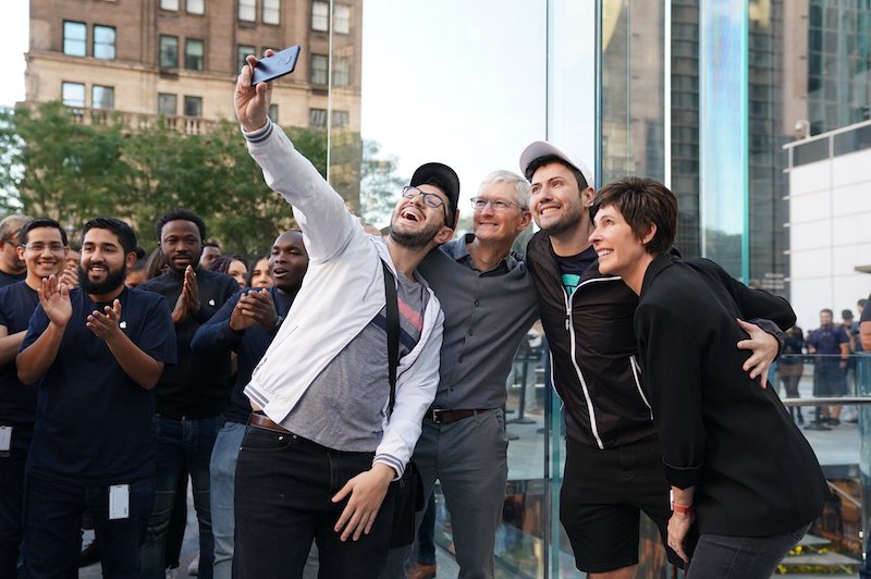 tim-cook-fifth-ave.jpeg