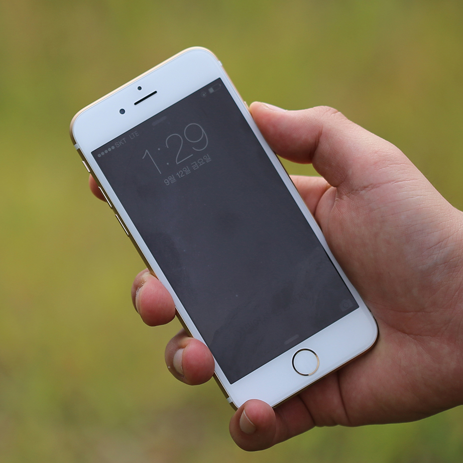 apple-iphone-6-hands-on-pic1.jpg