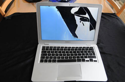 macbook-air-crash_01.jpg