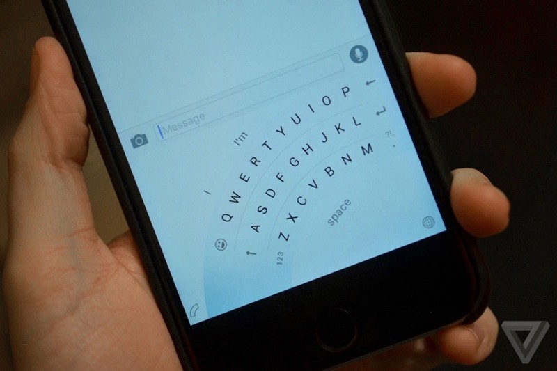 wordflowkeyboardonehanded-800x533.jpg