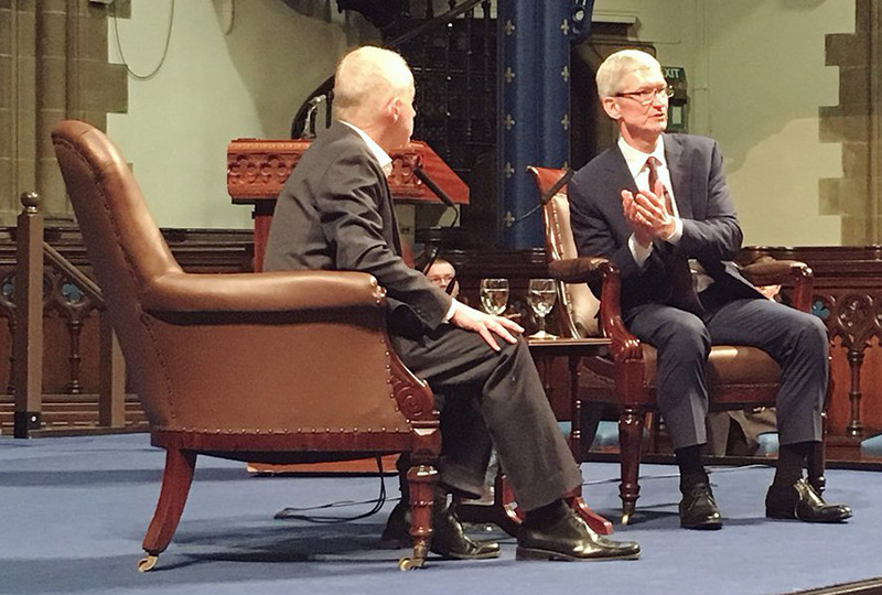 tim-cook-uofg.jpg